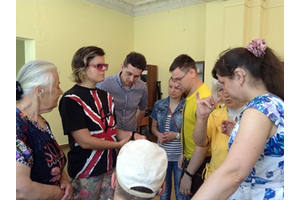«Полигон» посетил Брянский досуговый центр слепоглухих "Открытые сердца"